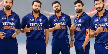 Dew factor will decide whether we play extra seamer or spinner: Ravi Shastri