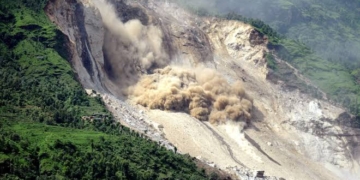 Landslides block Jammu-Srinagar national highway