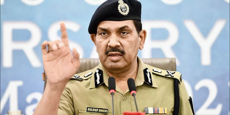 Atmosphere conducive for anyone to visit Kashmir: CRPF DG