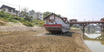 Water level in Jhelum River drops to 70-year low due to dry weather conditions