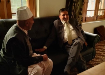Altaf Bukhari visits residence of Er Rashid to enquire about health of his ailing father