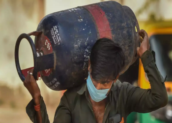 Commercial LPG price hiked by Rs 102.50/cylinder