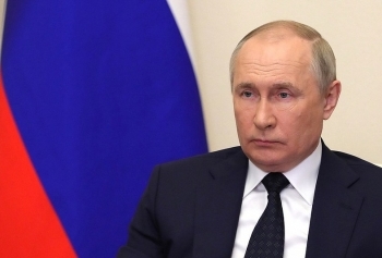 ‘Putin set for cancer surgery, will hand over temporary power to ex-KGB chief’