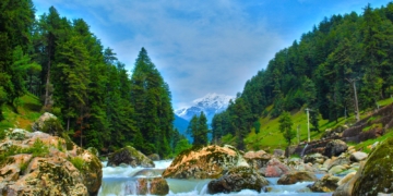 At 32.8, Srinagar records hottest day of season so far