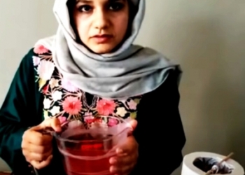 Meet Mehek Parvez who is reviving the candle culture in Kashmir