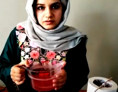 Meet Mehek Parvez who is reviving the candle culture in Kashmir