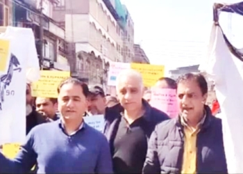 CAIT holds protests against e-commerce companies in Srinagar