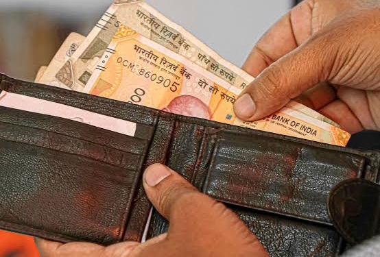 Cabinet Clears 4% Hike In Dearness Allowance For Government Employees