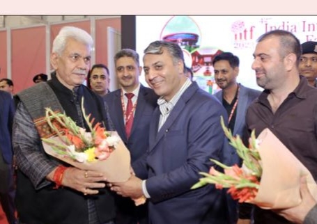 LG visits KCCI stalls at India International Trade Fair