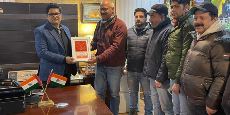 PHDCCI Kashmir delegation calls on SMC Commissioner