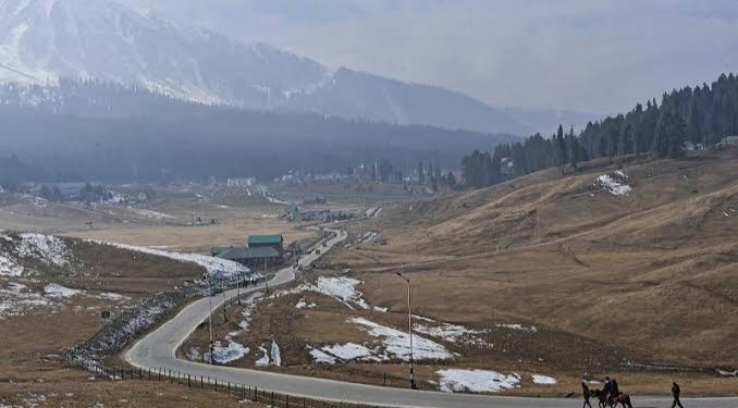 Snowless Kashmir raises concerns: Is it a message of Climate Change?