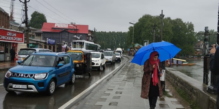 Brace for Thunderstorms and Hail: MET Forecasts Intermittent Rain across J&K