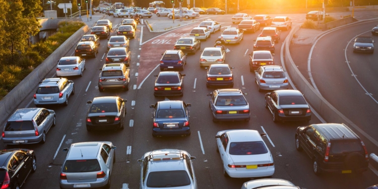 Kashmir’s Traffic Crisis: 700 Hours Lost Annually, 900,000 Vehicles Choking Valley’s Economy