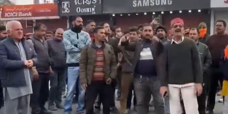 Protests rock in Kishtwar against killing of two village defence guards