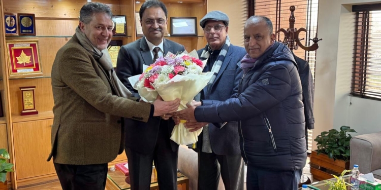KCCI delegation meets CEO J&K Bank, discusses OTS scheme
