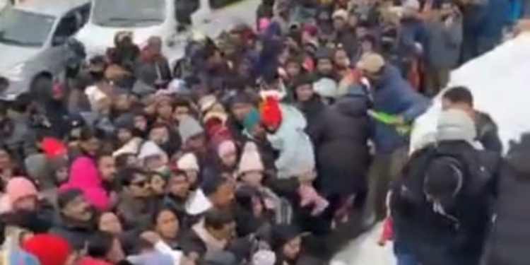 Disorder at Gulmarg’s Gondola entry is an embarrassment to Kashmir tourism: TASK