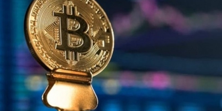Bitcoin falls to seven-month low as US economic concerns weigh on traders