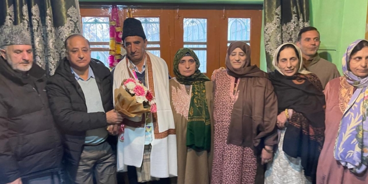Principal GHS Shopian, Mr. Pervaze Ahmad Bhat, Superannuates After 30 Years of Dedicated Service