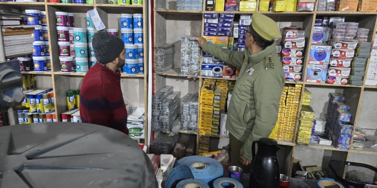 Security Alert: Srinagar Police checks stock and records at fertilizer dealers across city