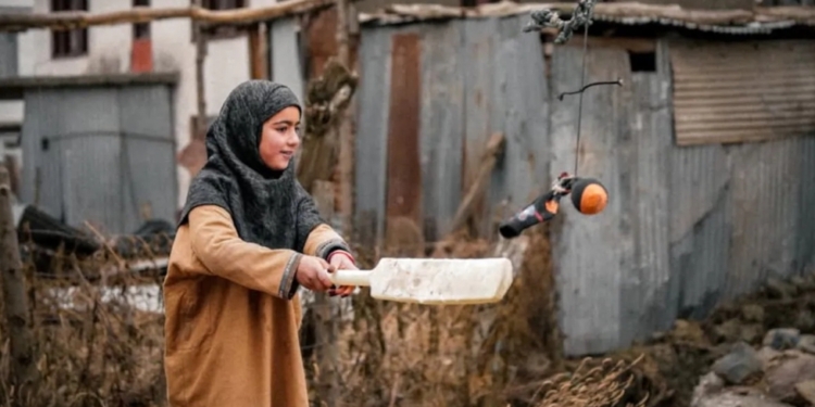 Aru Valley’s little girl Aamina dreams of cricket stardom