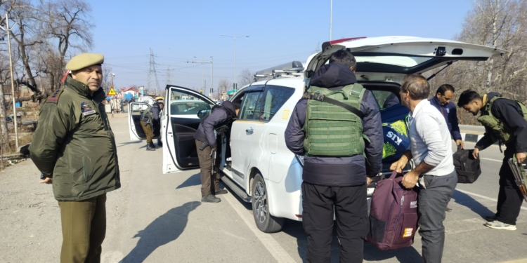 Ahead of R-Day: Security Beefed-Up along Jmu-Sgr NH44 in Qazigund