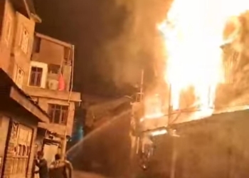 Massive Blaze Guts Three Houses in Rainawari, No Casualties Reported