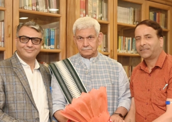 KCC&I President Calls on Lieutenant Governor Manoj Sinha, Discusses Trade and Commerce Issues