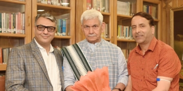 KCC&I President Calls on Lieutenant Governor Manoj Sinha, Discusses Trade and Commerce Issues