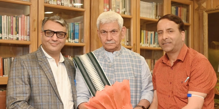 KCC&I President Calls on Lieutenant Governor Manoj Sinha, Discusses Trade and Commerce Issues